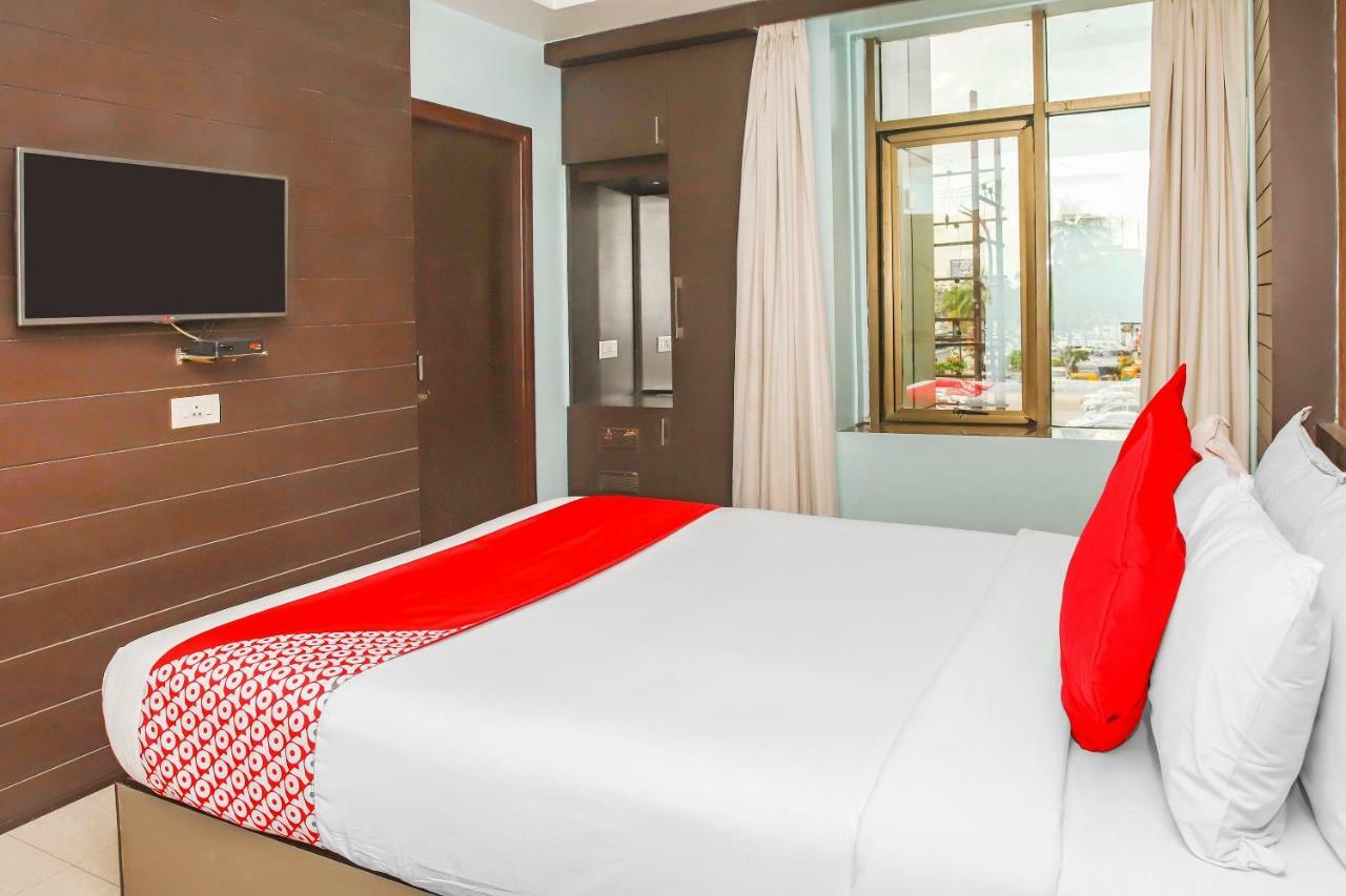 Hotel Oyo 3811 Geetanjali Regency Kalkata Exteriér fotografie